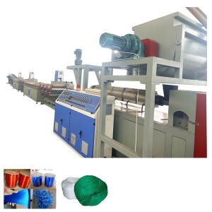 Plastic rope filament extruding machine