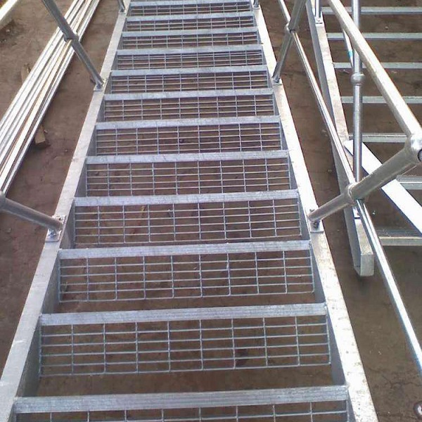 Metal stair treads grating steps for steel ladders